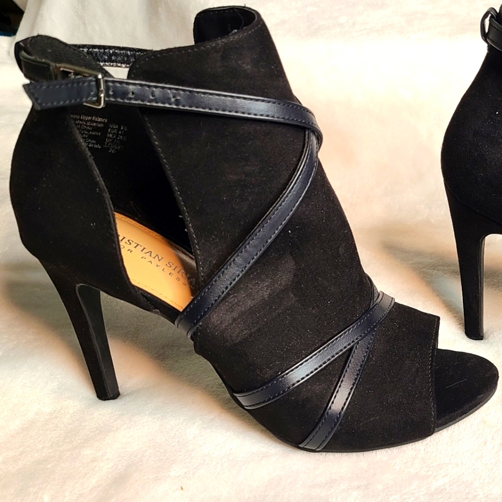 Wmns Size 9.5 3- inch heels. Faux suede with vegan leather strapping & Peep Toe